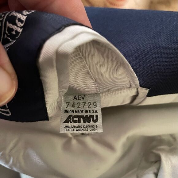 KUPPENHEIMER Men’s 44R Blue Navy 2 Gold Button Wool Sport Coat Blazer - Picture 5 of 10